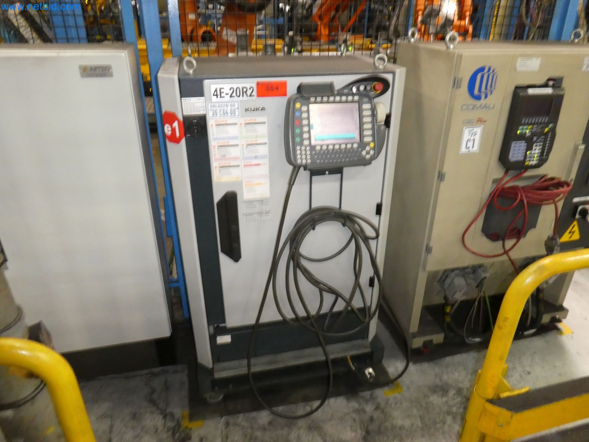 Robots, welding equipment and assembly accessories from the automotive industry-38