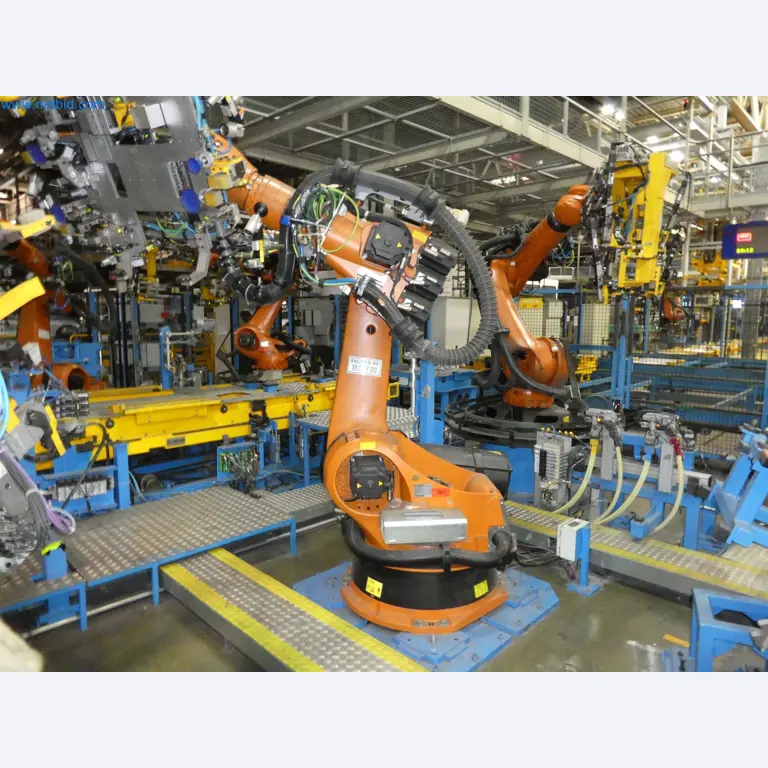 Robots, welding equipment and assembly accessories from the automotive industry-42
