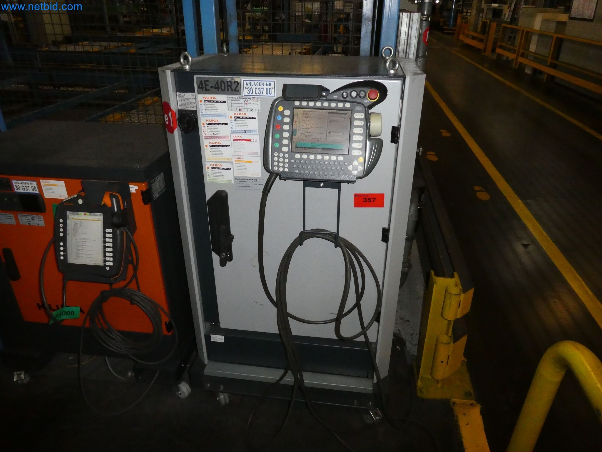 Robots, welding equipment and assembly accessories from the automotive industry-43