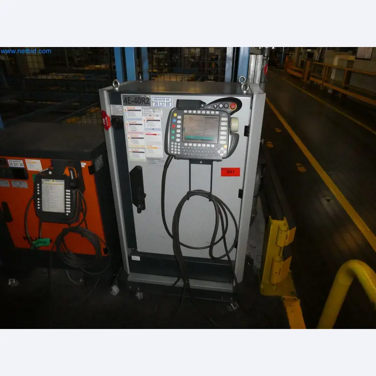 Robots, welding equipment and assembly accessories from the automotive industry-43