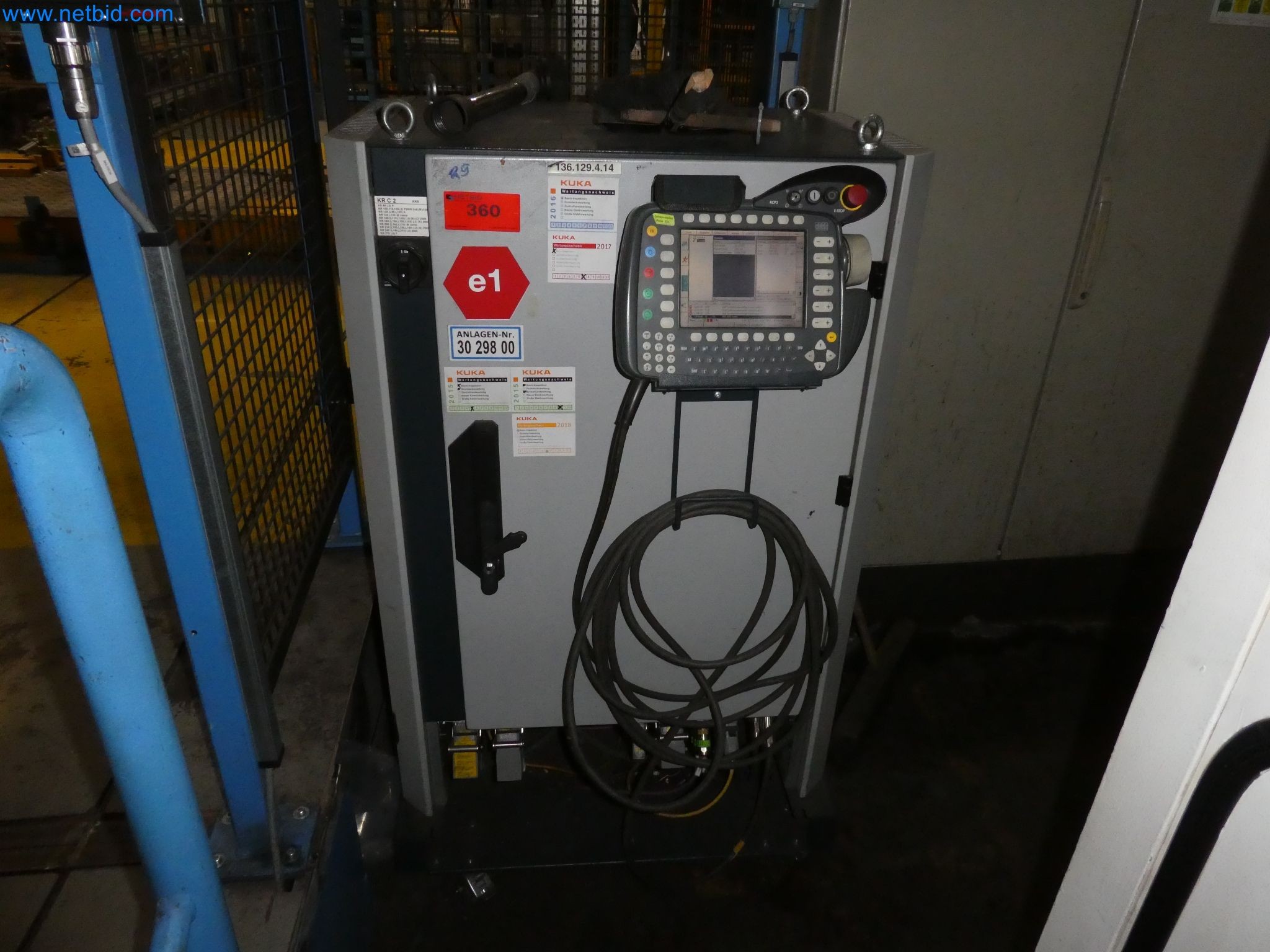 Robots, welding equipment and assembly accessories from the automotive industry-44