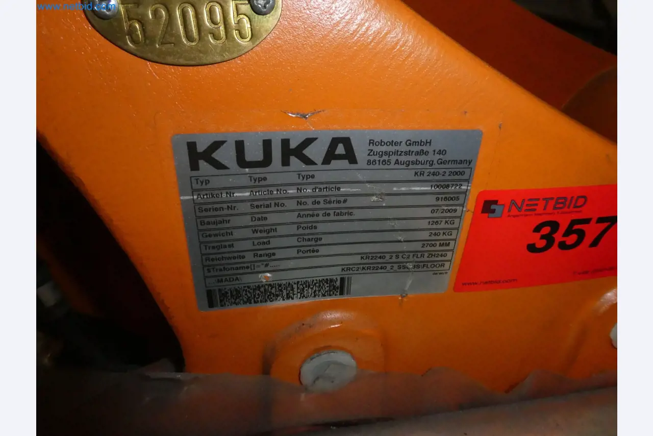 Robots, welding equipment and assembly accessories from the automotive industry-45