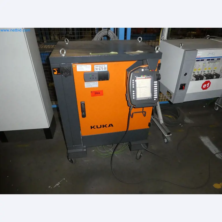 Robots, welding equipment and assembly accessories from the automotive industry-46