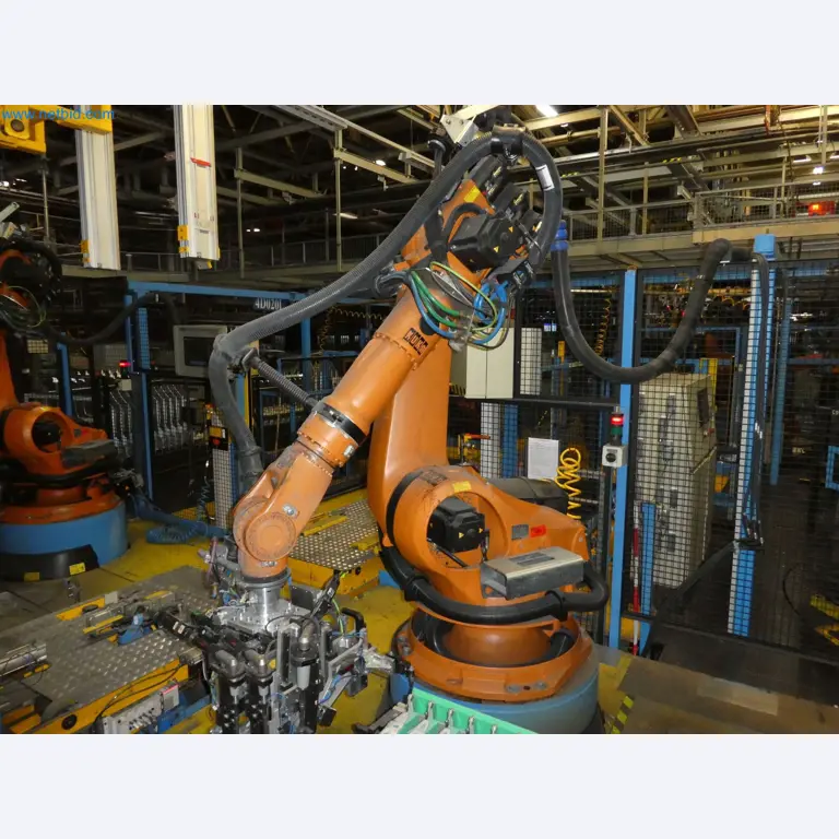 Robots, welding equipment and assembly accessories from the automotive industry-47