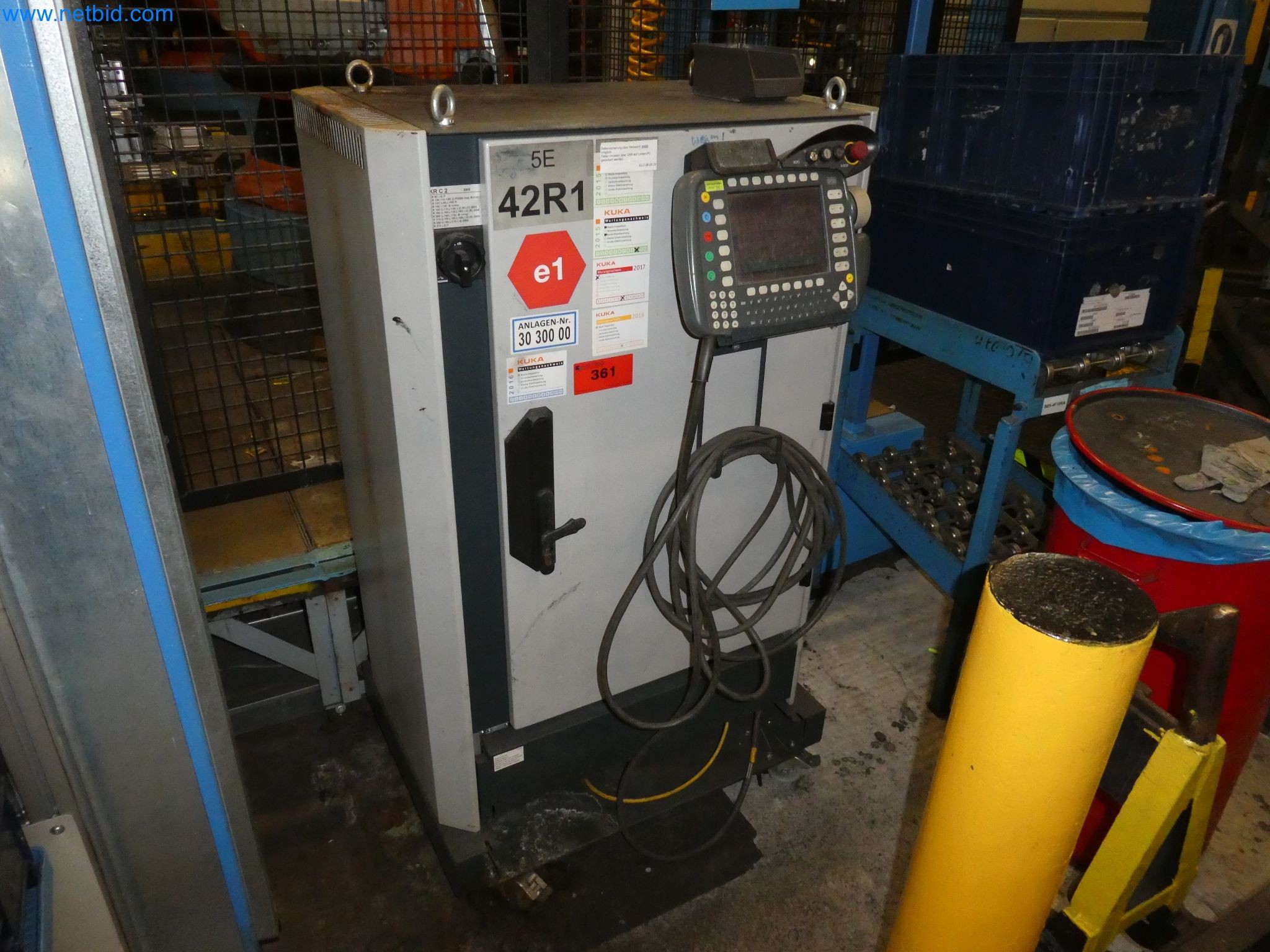 Robots, welding equipment and assembly accessories from the automotive industry-49