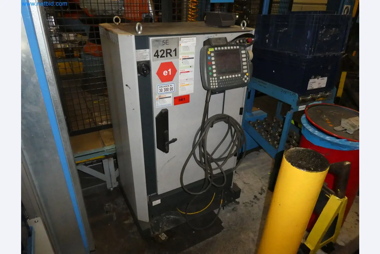 Robots, welding equipment and assembly accessories from the automotive industry-49