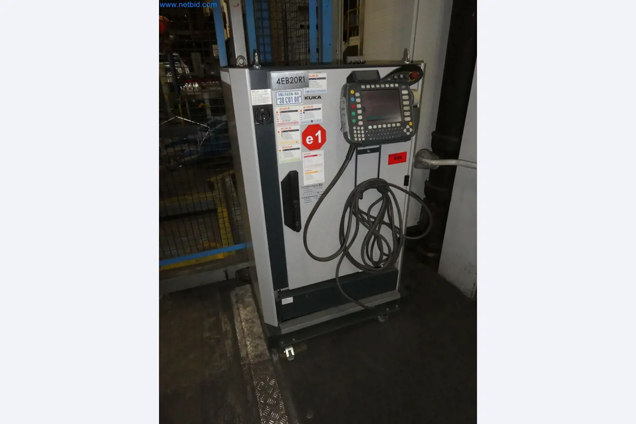 Robots, welding equipment and assembly accessories from the automotive industry-4