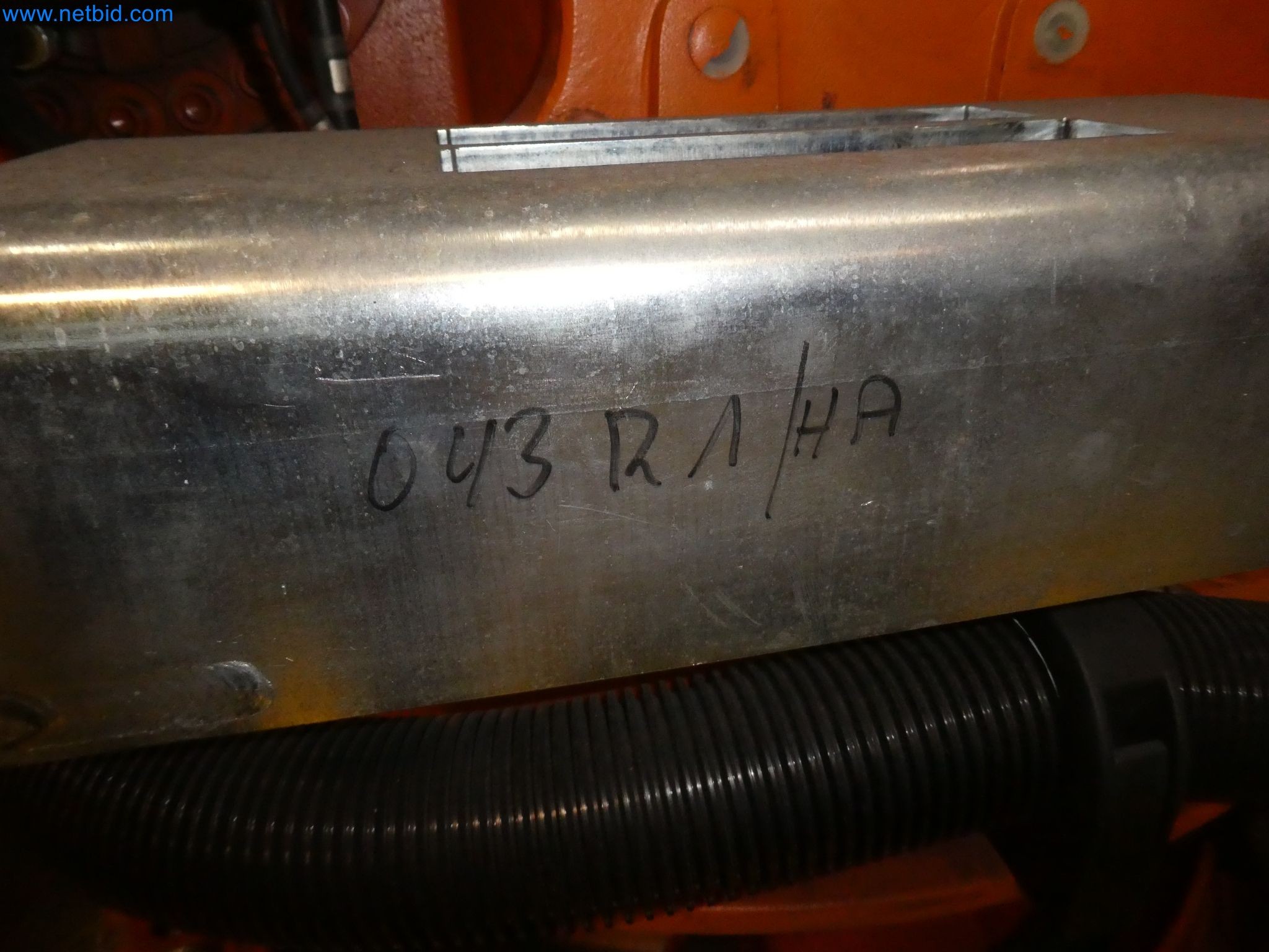 Robots, welding equipment and assembly accessories from the automotive industry-51