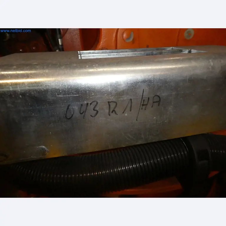 Robots, welding equipment and assembly accessories from the automotive industry-51