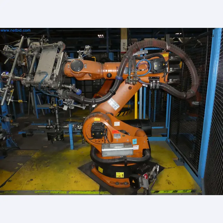 Robots, welding equipment and assembly accessories from the automotive industry-53