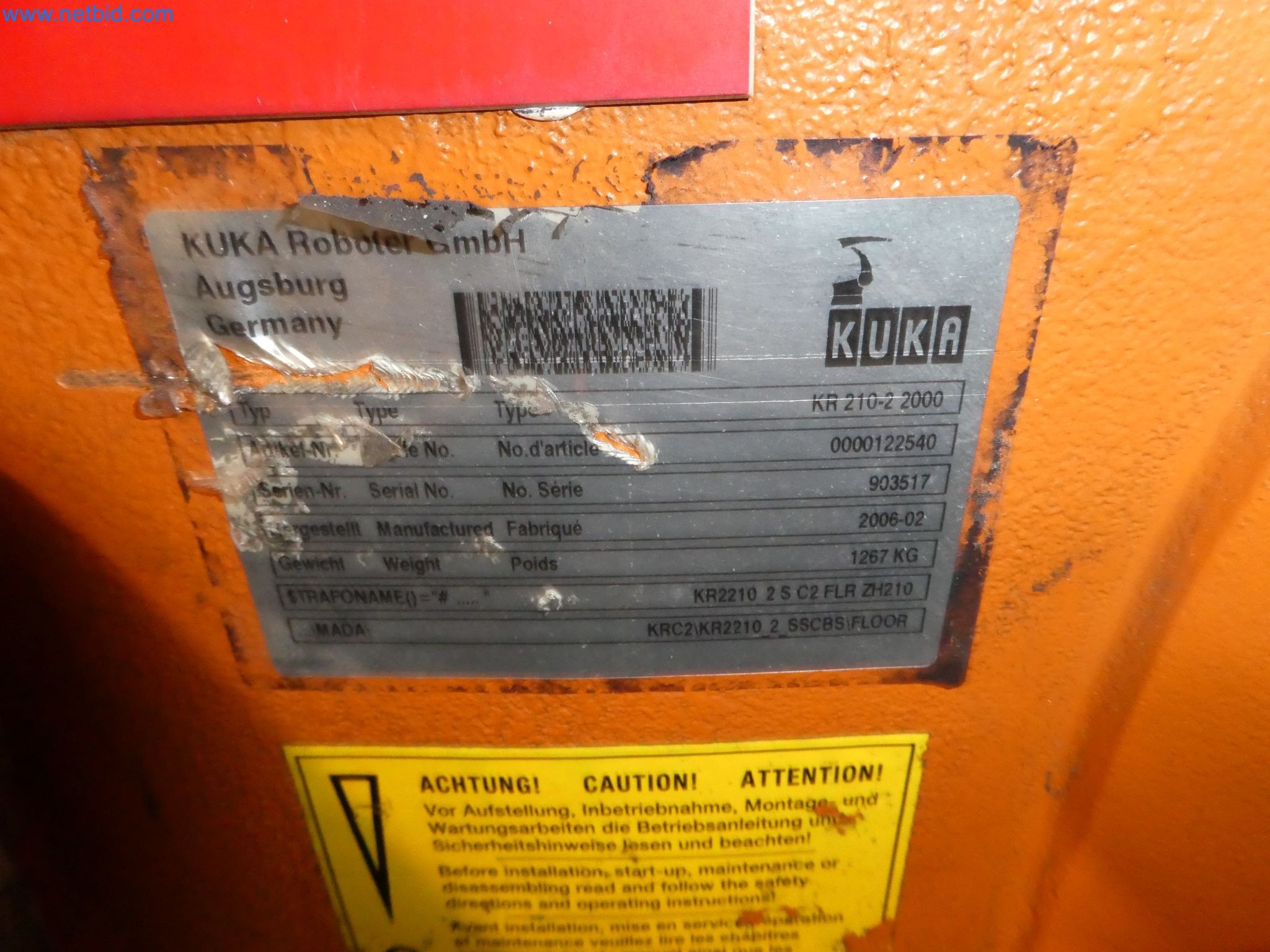 Robots, welding equipment and assembly accessories from the automotive industry-57