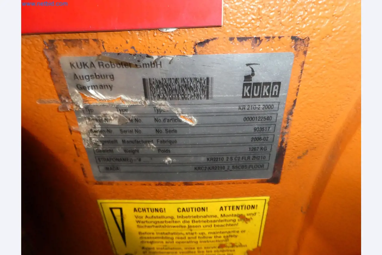 Robots, welding equipment and assembly accessories from the automotive industry-57