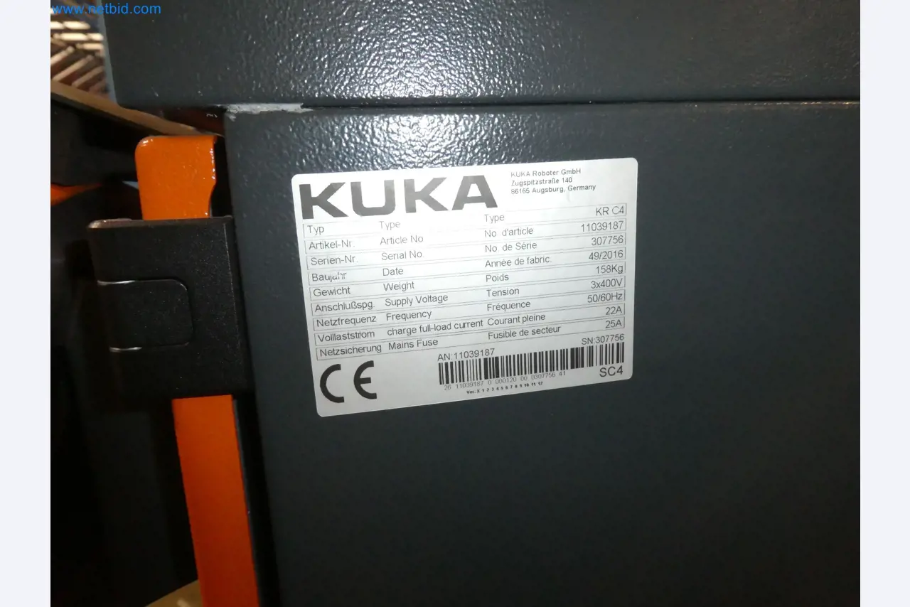 Robots, welding equipment and assembly accessories from the automotive industry-62