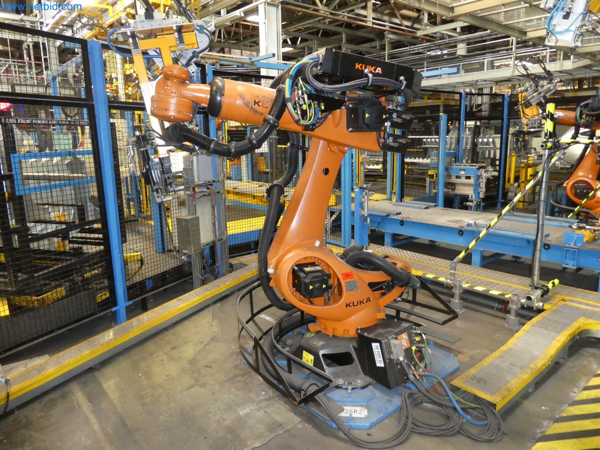 Robots, welding equipment and assembly accessories from the automotive industry-63