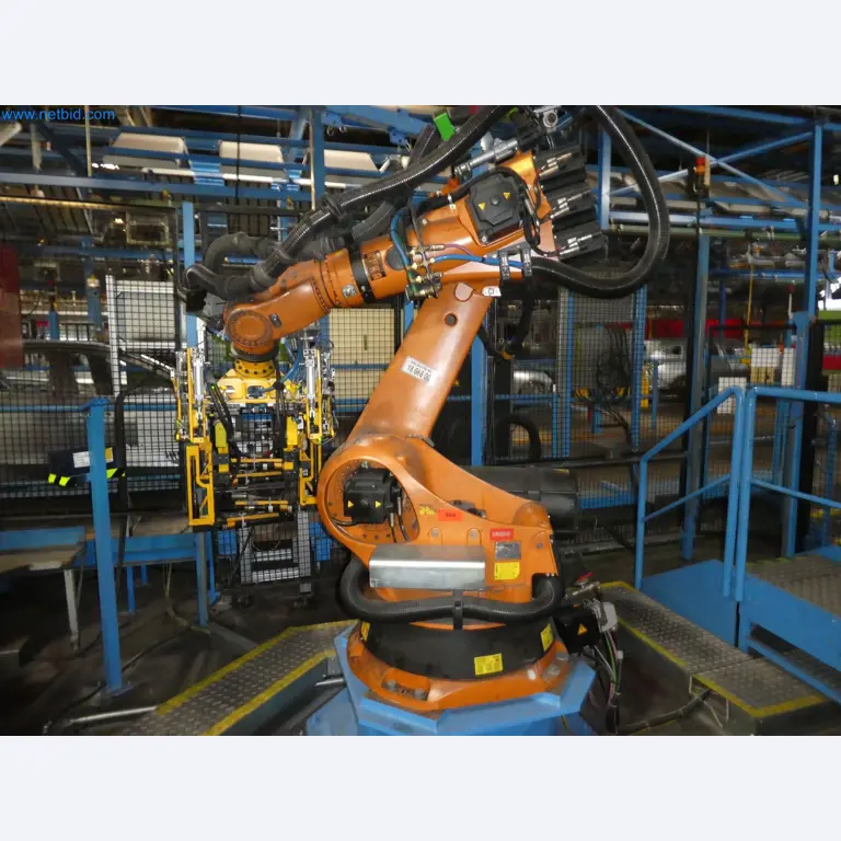 Robots, welding equipment and assembly accessories from the automotive industry-64