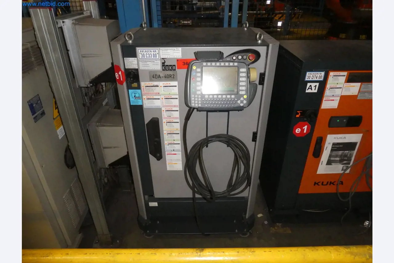 Robots, welding equipment and assembly accessories from the automotive industry-65