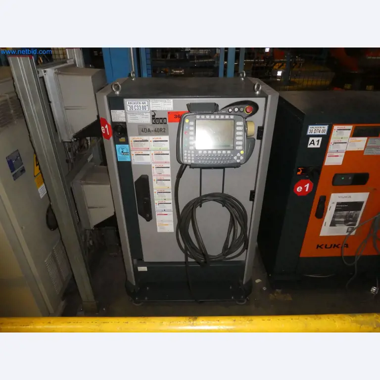 Robots, welding equipment and assembly accessories from the automotive industry-65