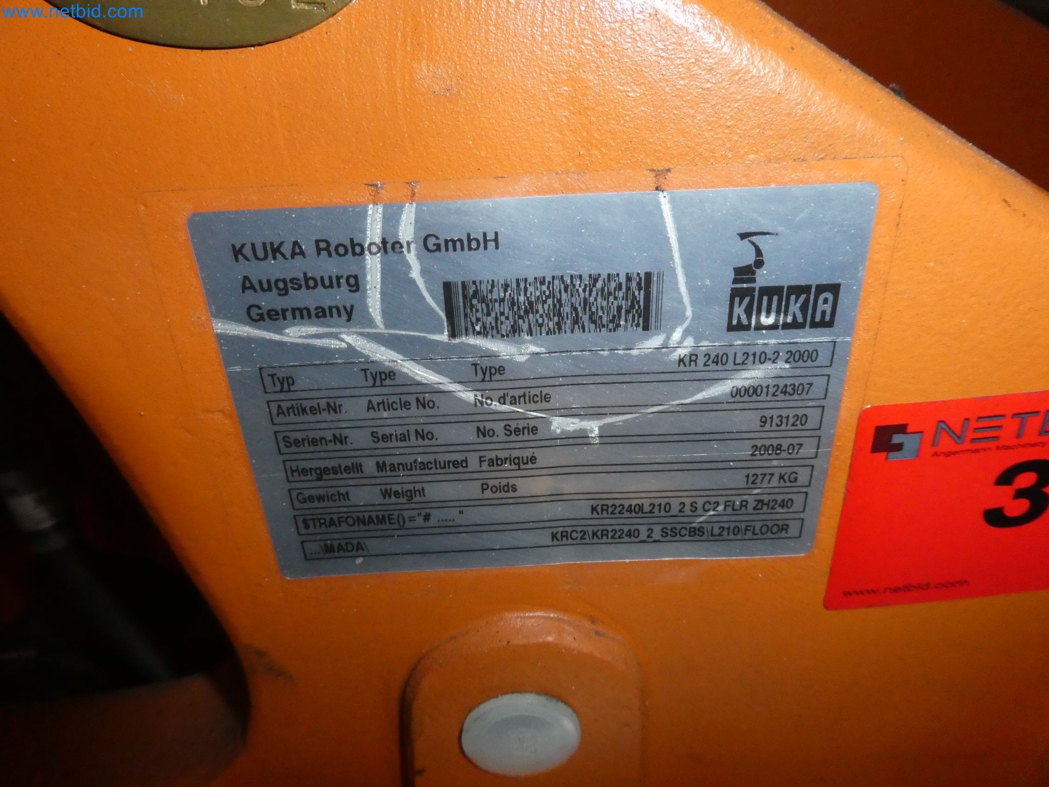 Robots, welding equipment and assembly accessories from the automotive industry-67