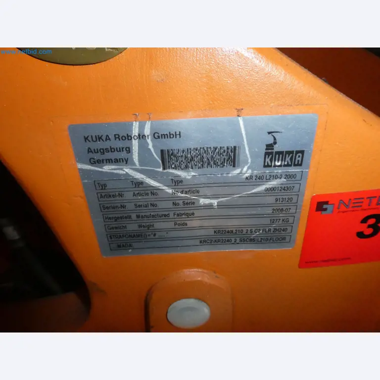 Robots, welding equipment and assembly accessories from the automotive industry-67