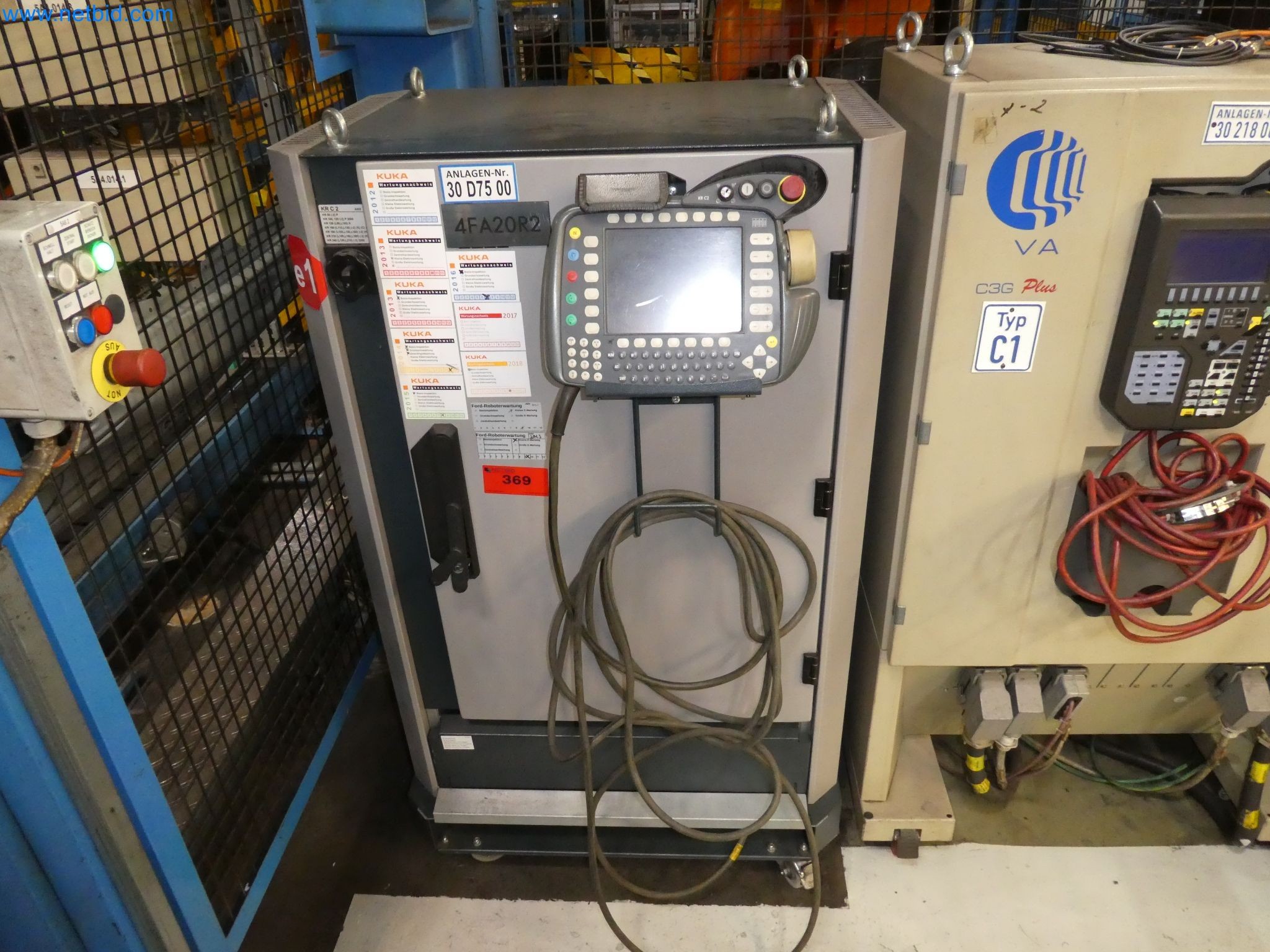 Robots, welding equipment and assembly accessories from the automotive industry-68