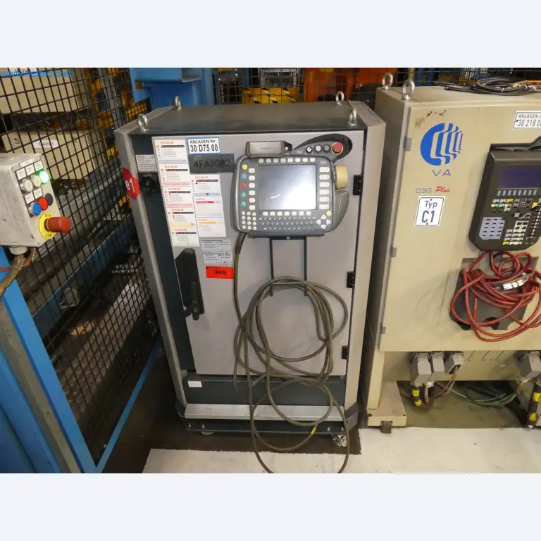 Robots, welding equipment and assembly accessories from the automotive industry-68