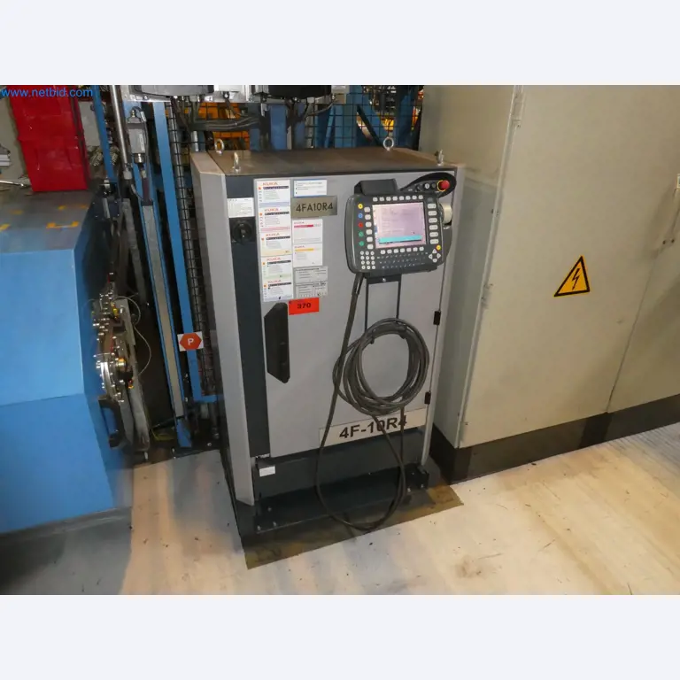 Robots, welding equipment and assembly accessories from the automotive industry-70