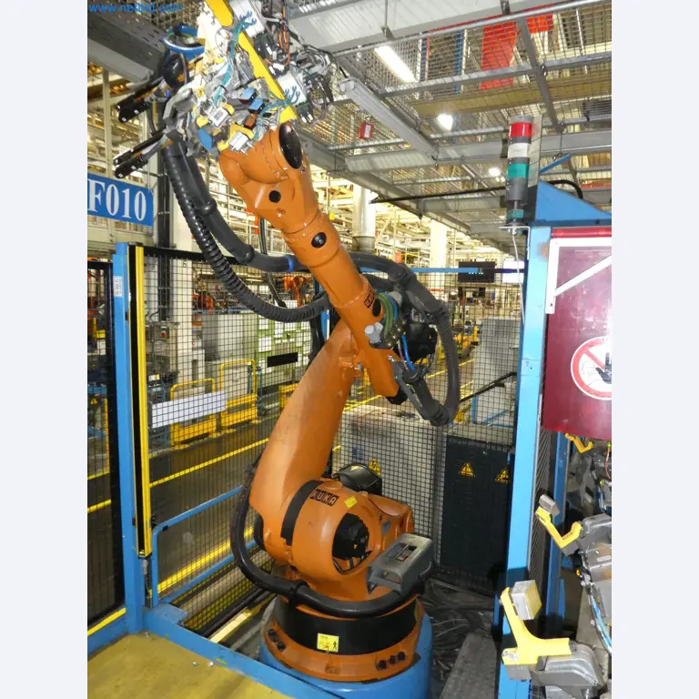 Robots, welding equipment and assembly accessories from the automotive industry-71