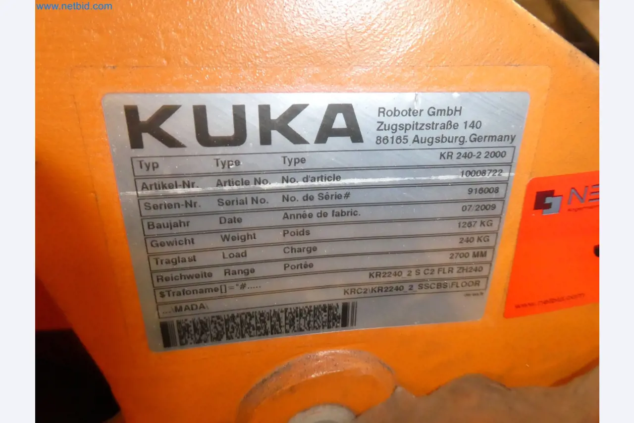 Robots, welding equipment and assembly accessories from the automotive industry-9