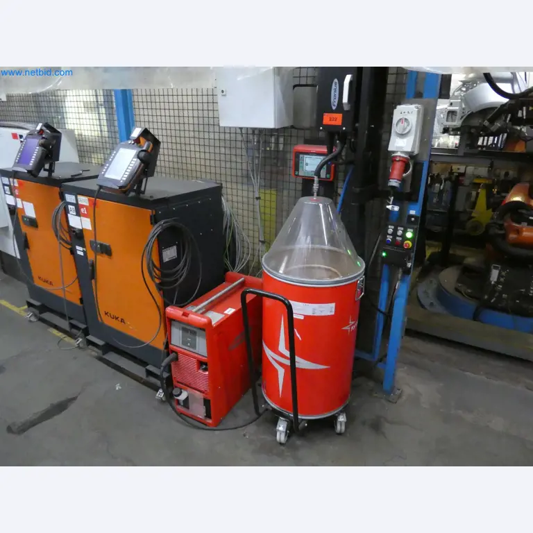 Roboti, varilna oprema in pripomočki za montažo iz avtomobilske industrije-1