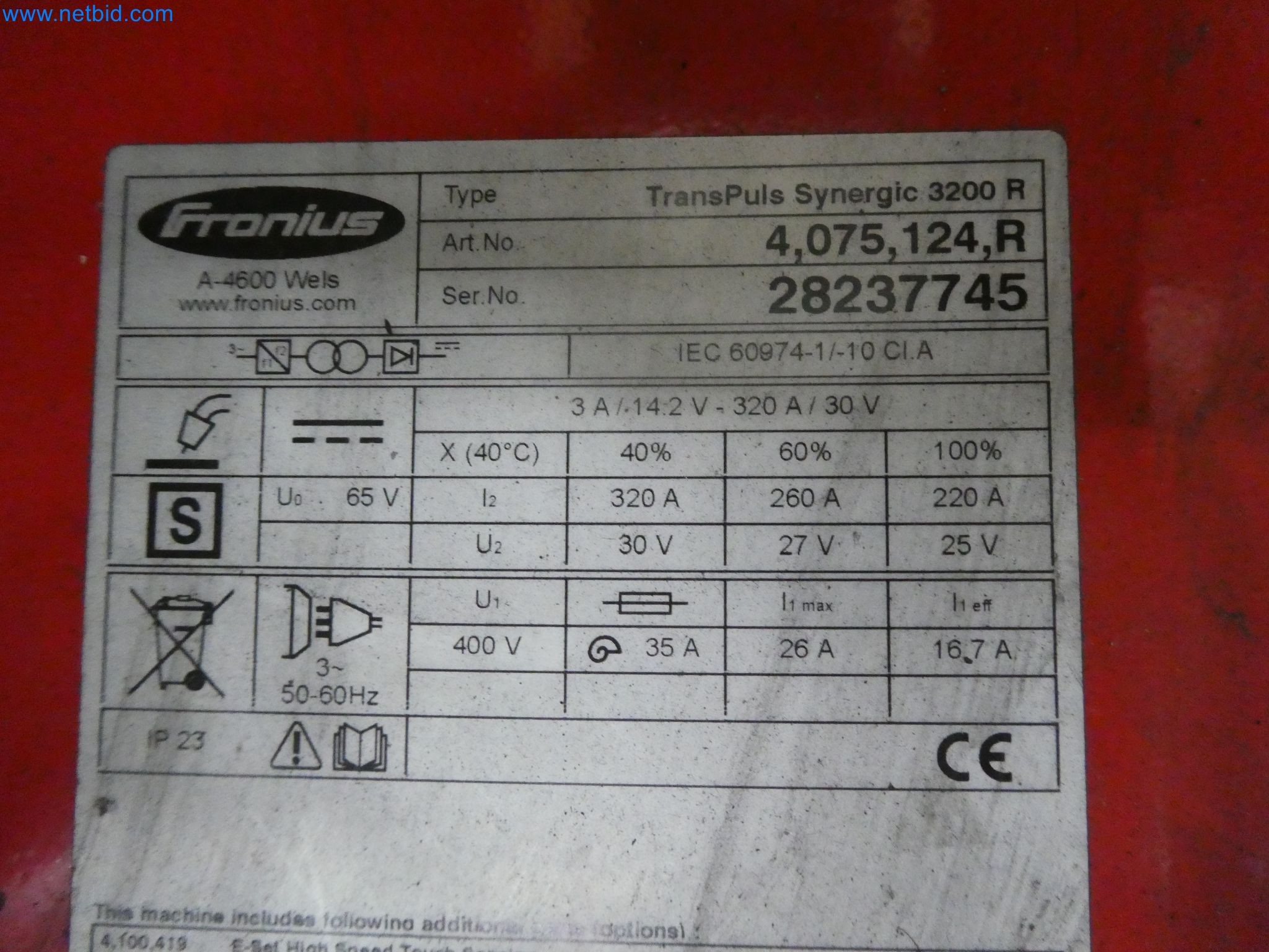 Roboti, varilna oprema in pripomočki za montažo iz avtomobilske industrije-2