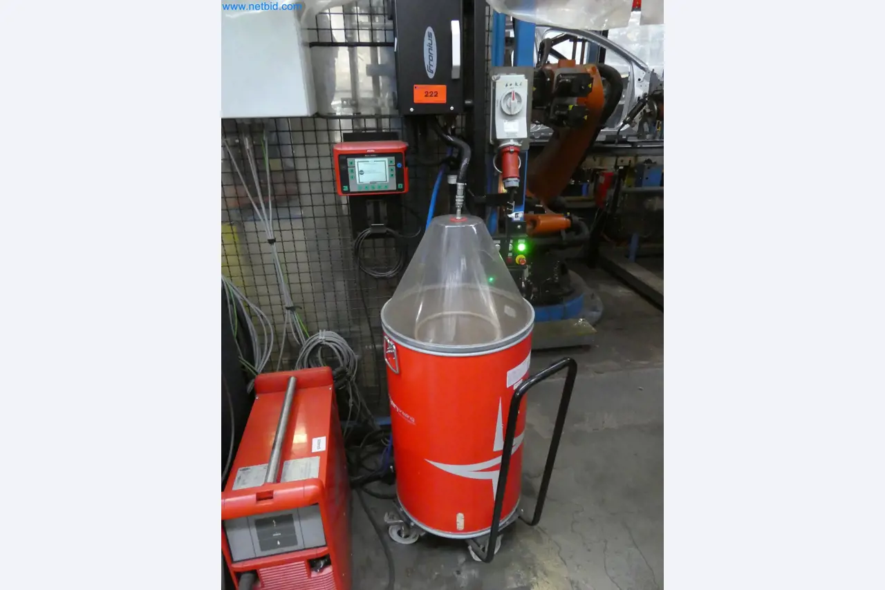 Roboti, varilna oprema in pripomočki za montažo iz avtomobilske industrije-6