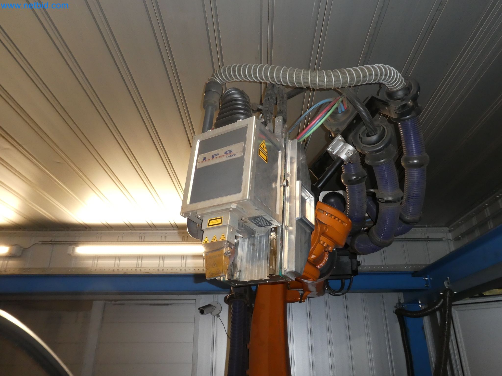 Roboti, varilna oprema in pripomočki za montažo iz avtomobilske industrije-10