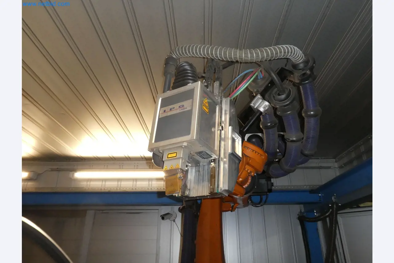 Roboti, varilna oprema in pripomočki za montažo iz avtomobilske industrije-10