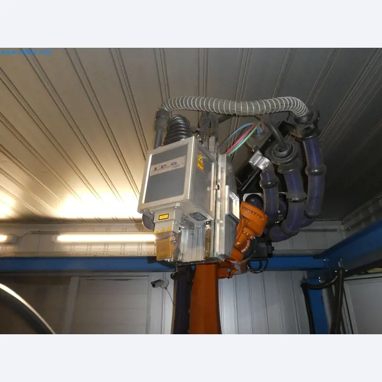 Roboti, varilna oprema in pripomočki za montažo iz avtomobilske industrije-10