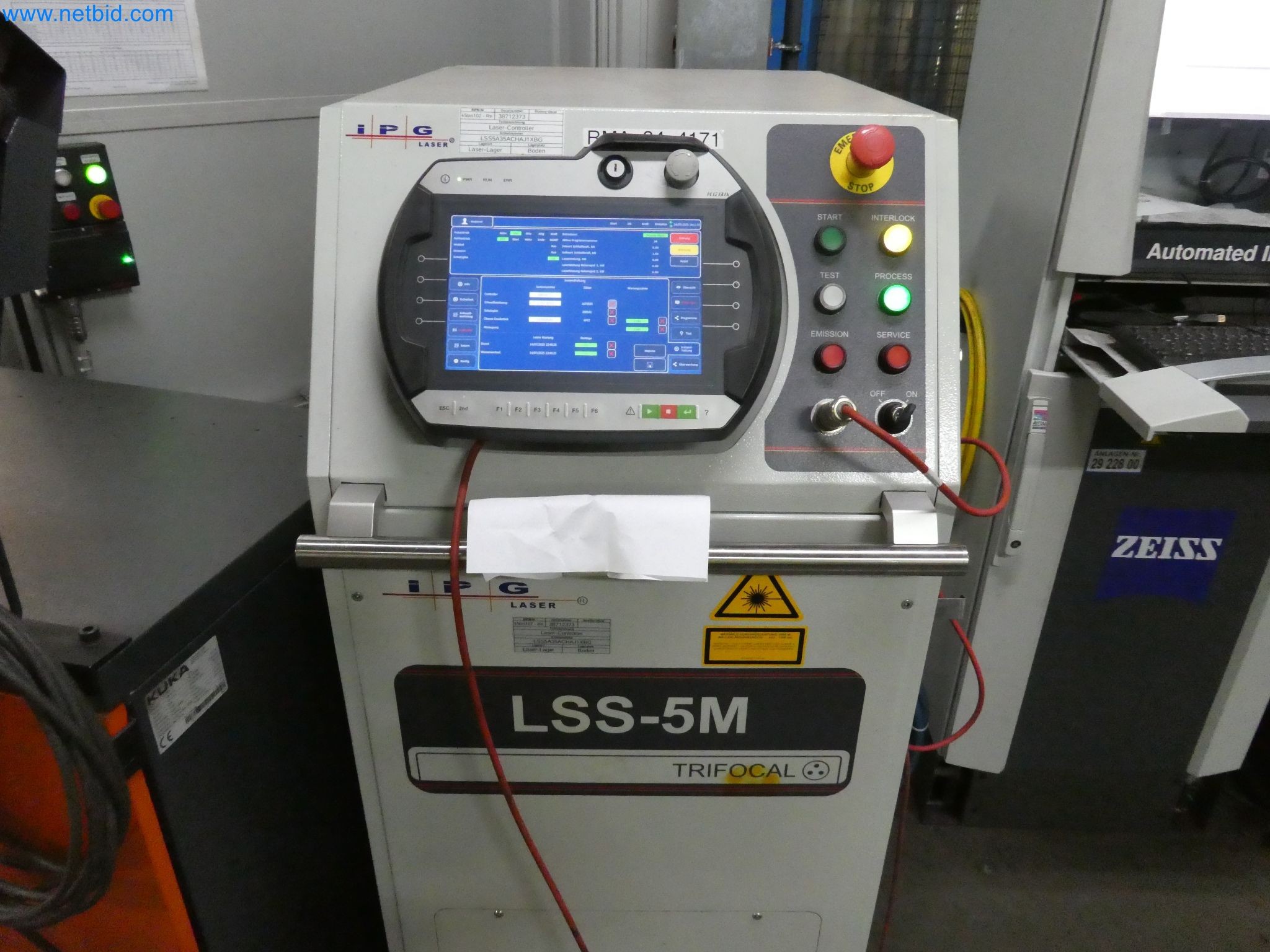 Roboti, varilna oprema in pripomočki za montažo iz avtomobilske industrije-4