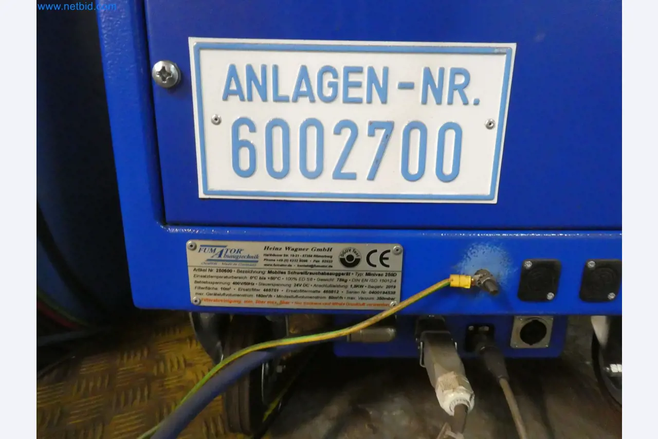 Roboti, varilna oprema in pripomočki za montažo iz avtomobilske industrije-6