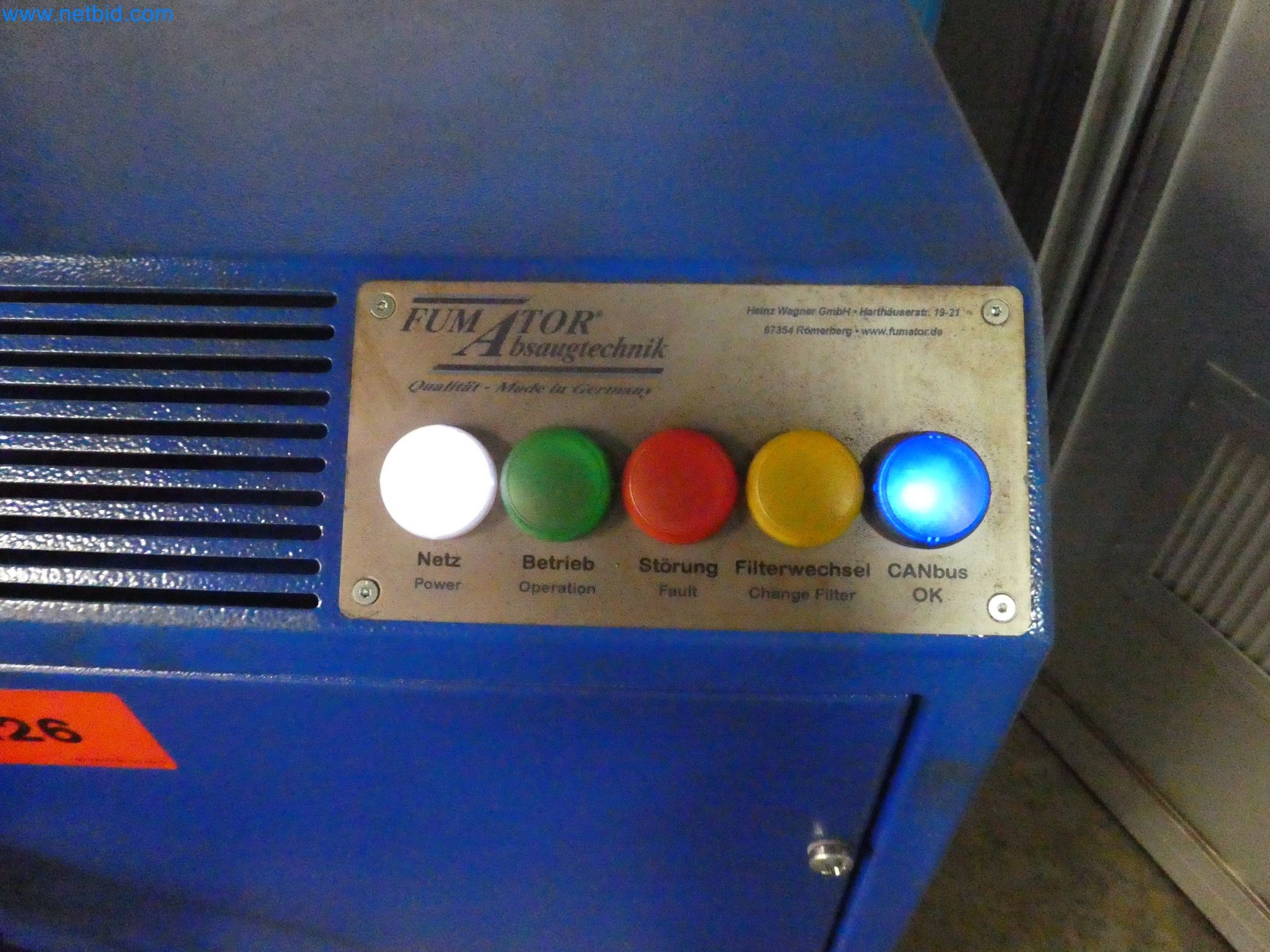 Roboti, varilna oprema in pripomočki za montažo iz avtomobilske industrije-8