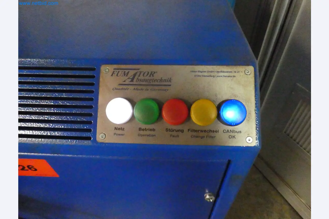 Roboti, varilna oprema in pripomočki za montažo iz avtomobilske industrije-8