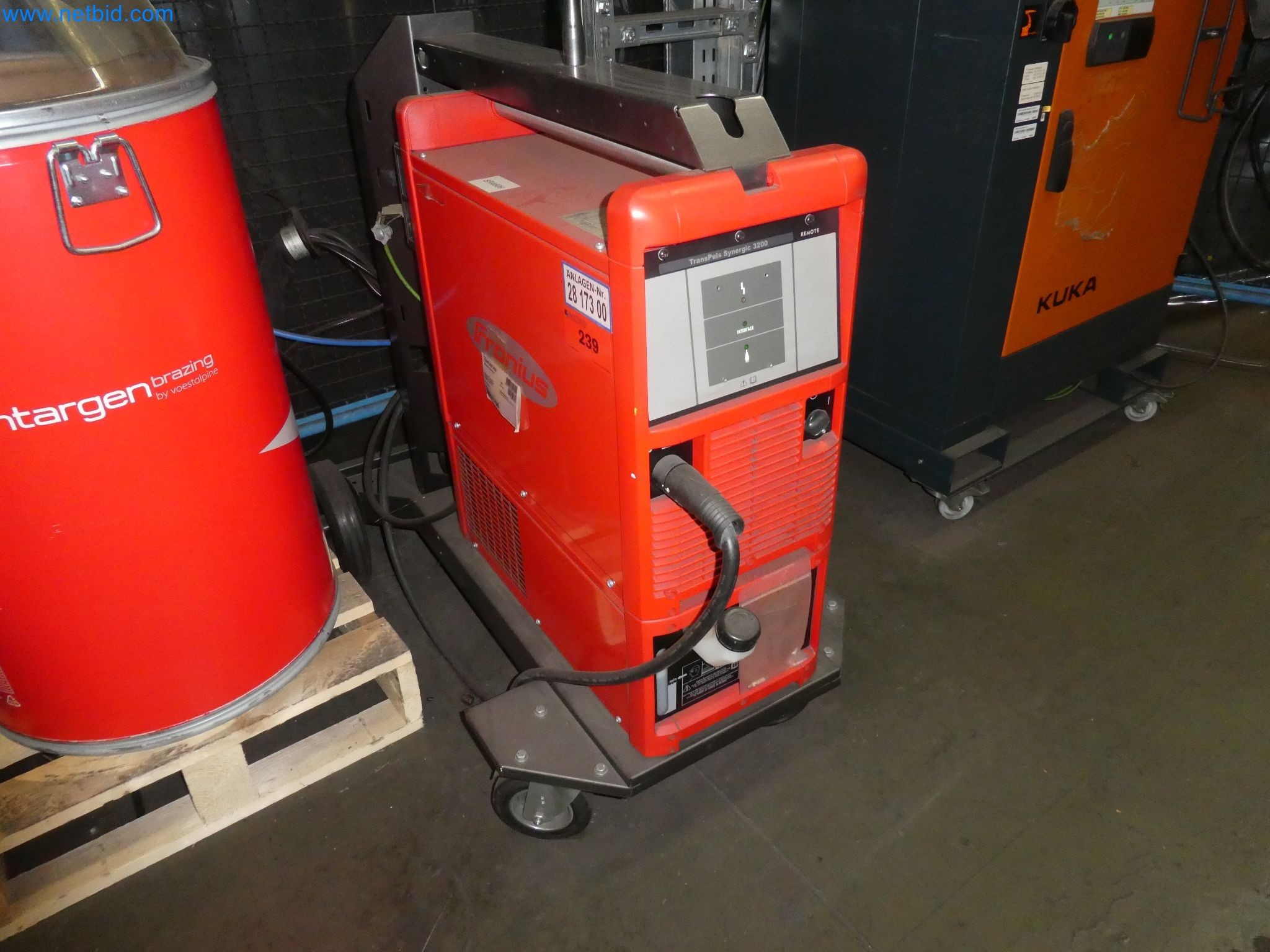 Robots, welding equipment and assembly accessories from the automotive industry-1