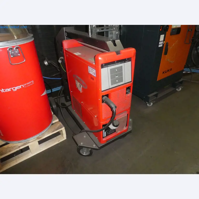 Robots, welding equipment and assembly accessories from the automotive industry-1