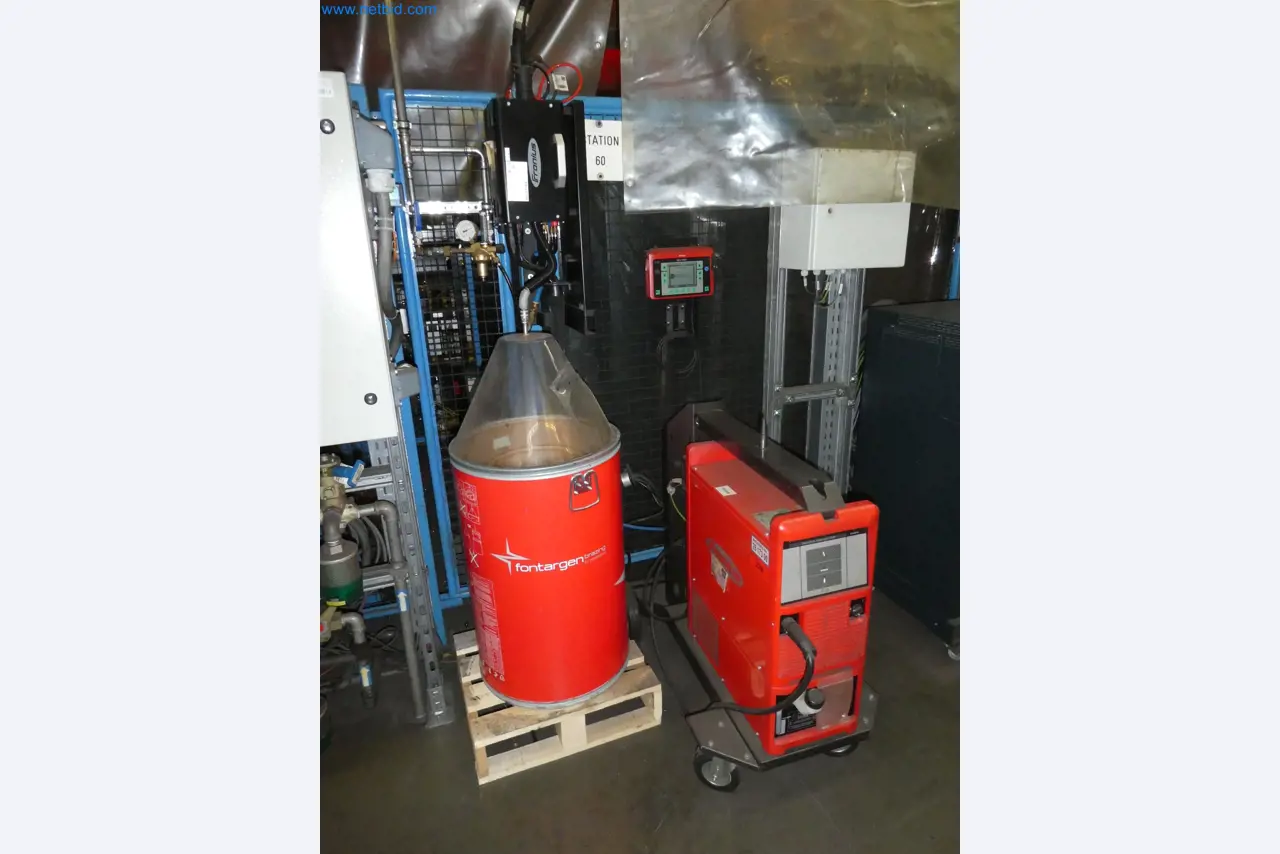 Robots, welding equipment and assembly accessories from the automotive industry-3