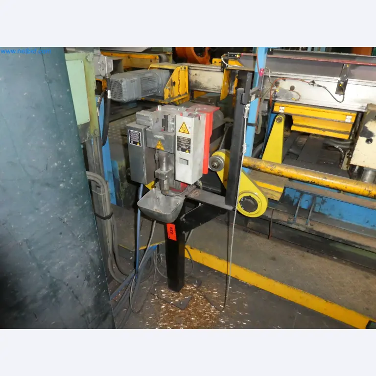 Robots, welding equipment and assembly accessories from the automotive industry-5