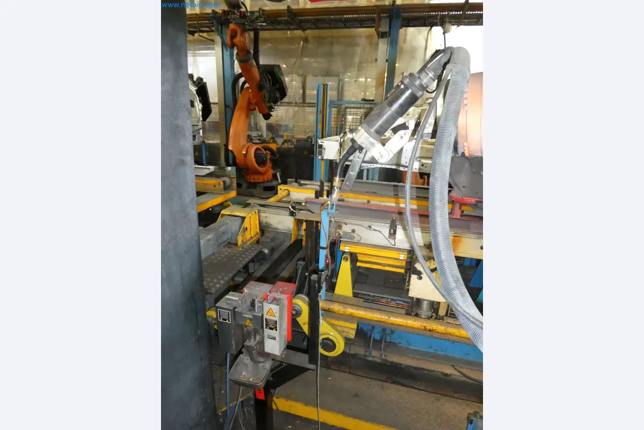 Robots, welding equipment and assembly accessories from the automotive industry-6