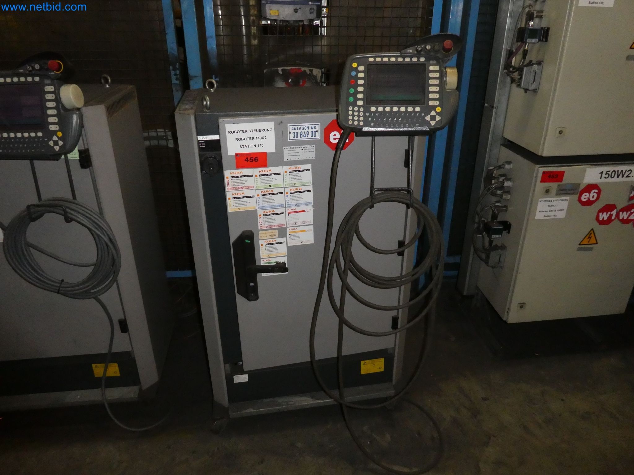 Robots, welding equipment and assembly accessories from the automotive industry-106