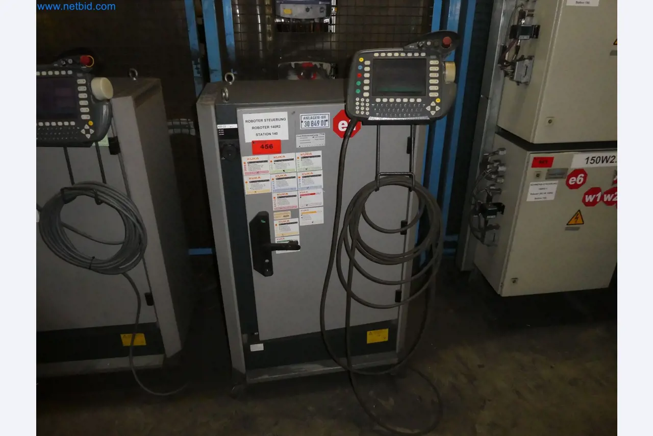 Robots, welding equipment and assembly accessories from the automotive industry-106