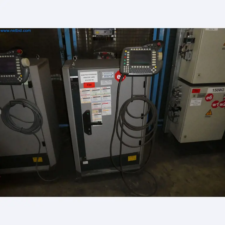 Robots, welding equipment and assembly accessories from the automotive industry-106