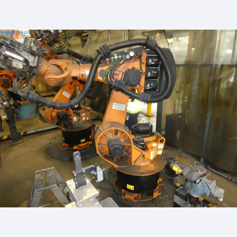 Robots, welding equipment and assembly accessories from the automotive industry-10
