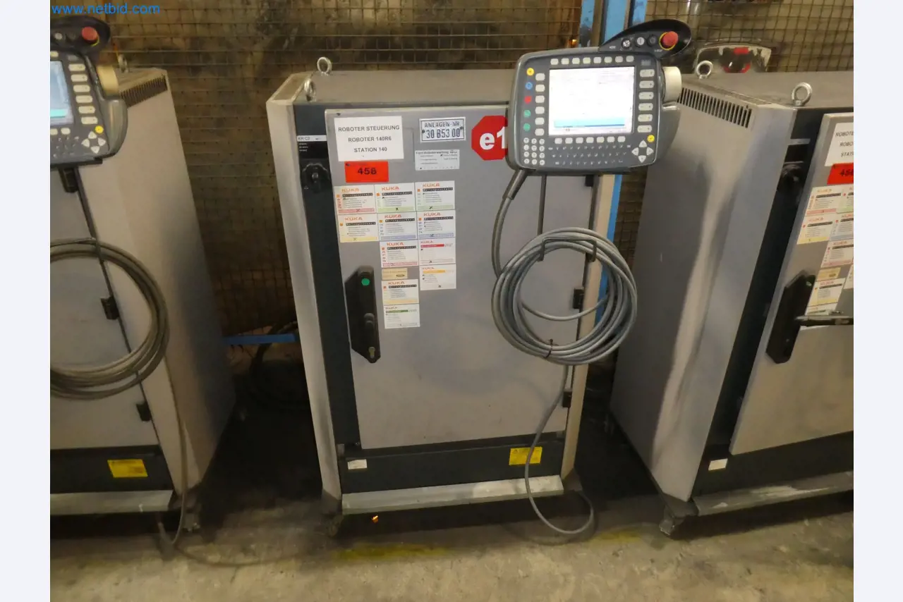 Robots, welding equipment and assembly accessories from the automotive industry-110