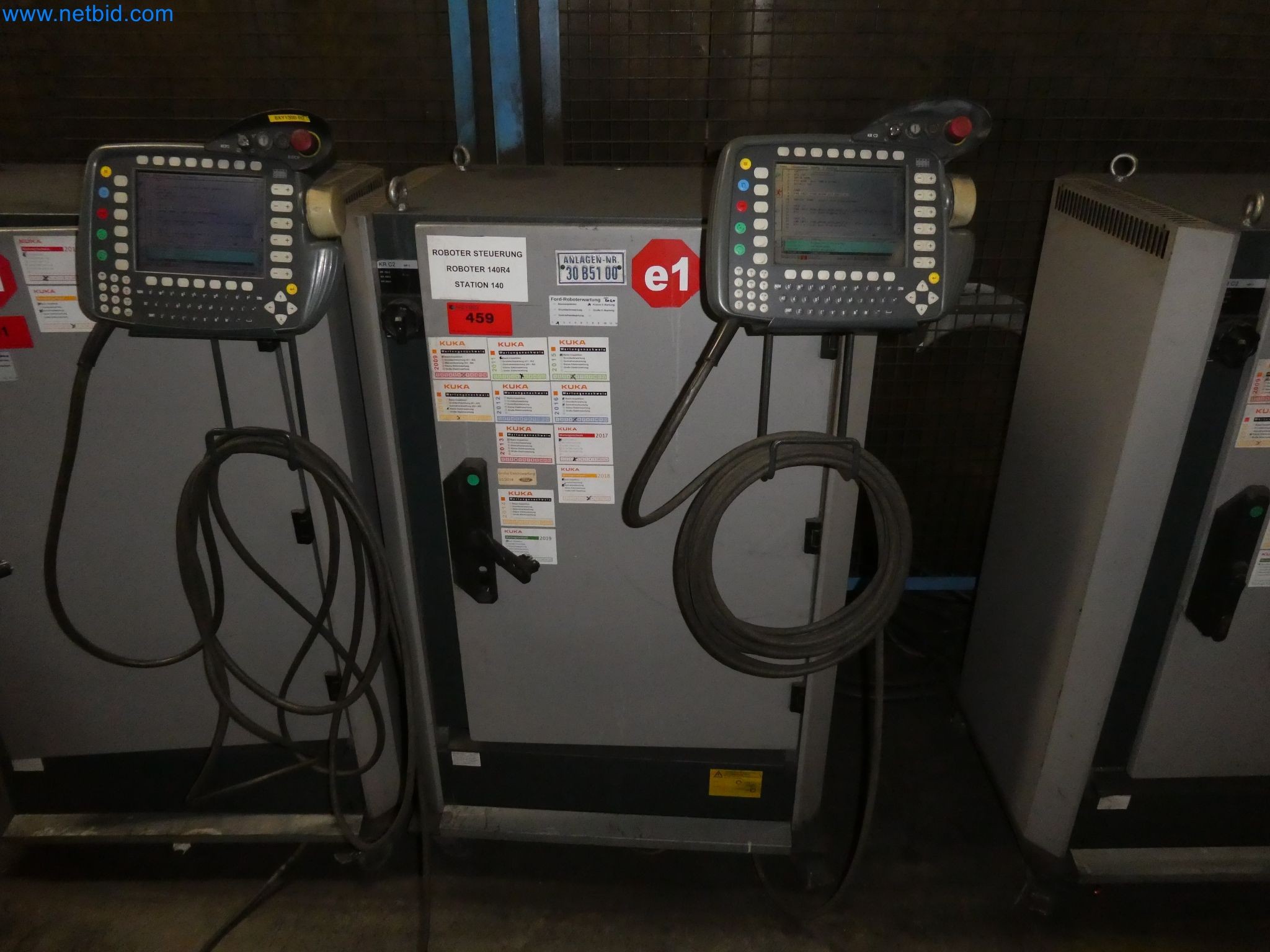 Robots, welding equipment and assembly accessories from the automotive industry-111