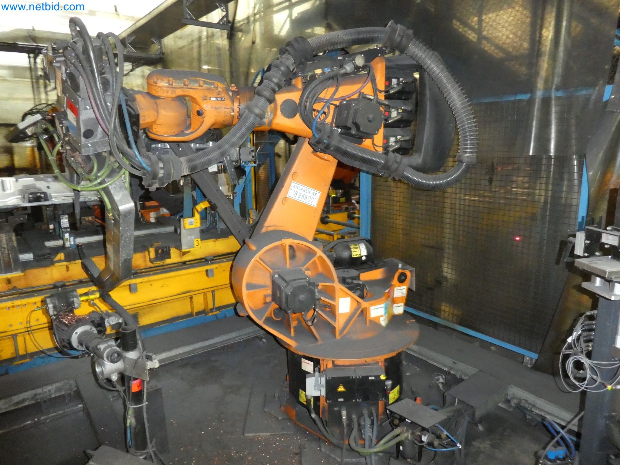 Robots, welding equipment and assembly accessories from the automotive industry-117